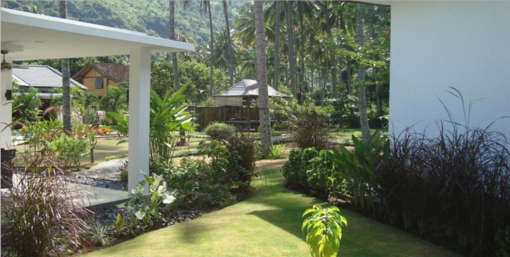 Dream Estate Resort Senggigi Extérieur photo
